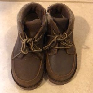 Ugg toddler boy boots.